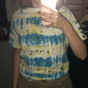  - Batiktröja, knappt använd:-) 