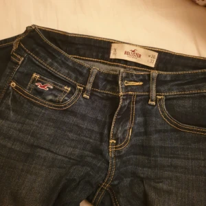  - Snygga jeans från Hollister. Använda ett fåtal gånger. 