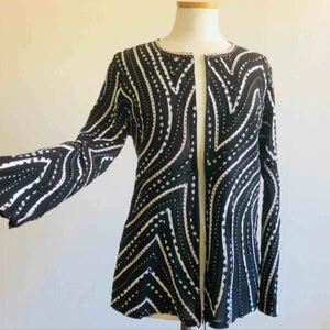  - Ball överdel som funkar över en topp eller som jacka. Köpt på Vintagebutik i Berlin.   Nyskick!  Frakt ingår i priset!