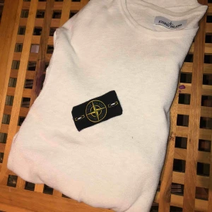  - Säljer mina Stone Island tröjor pga att jag ej använder dem längre.   BÅDA ÄR ÄKTA✅