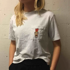  - Såå söt t shirt med puwerpuff girls på!🍓 