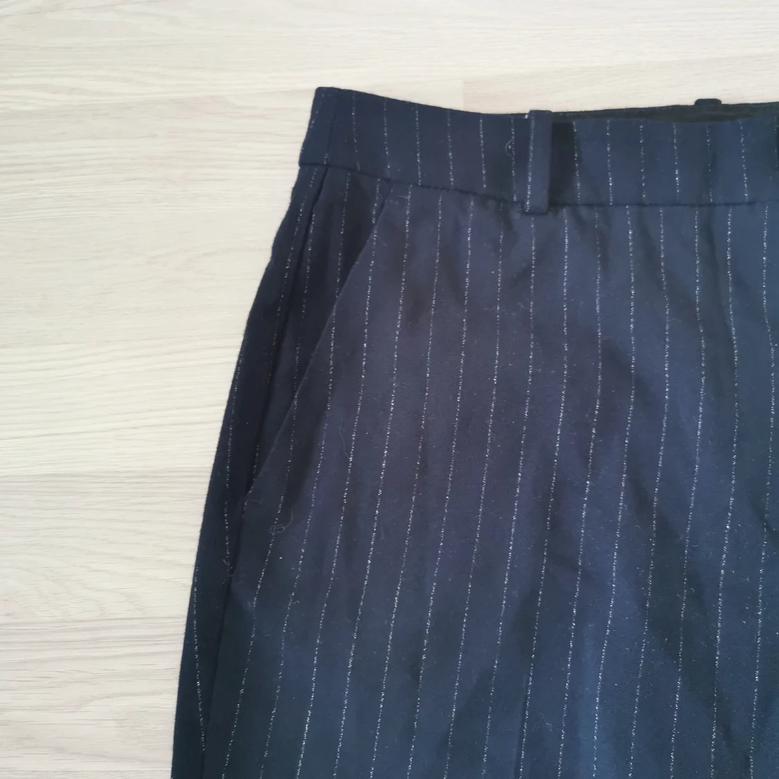 H&M kostymbyxor - 90