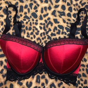  - Bh från wonderbra i storlek 65F oanvänd 