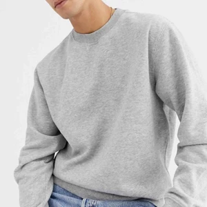  - säljer denna sweatshirt från weekday då den inte kommer till användning, frakt tillkommer. Har även en i vit om nån är intresserad💞