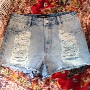  - Minkpink shorts, aldrig använda! 
Perfekta till sommaren! 