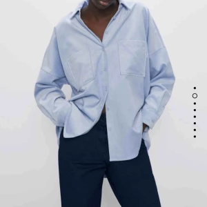  - Jätte fin skjorta från zara i ljusrosa/beige färg  Säljer pågrund av att den inte kommer till användning 