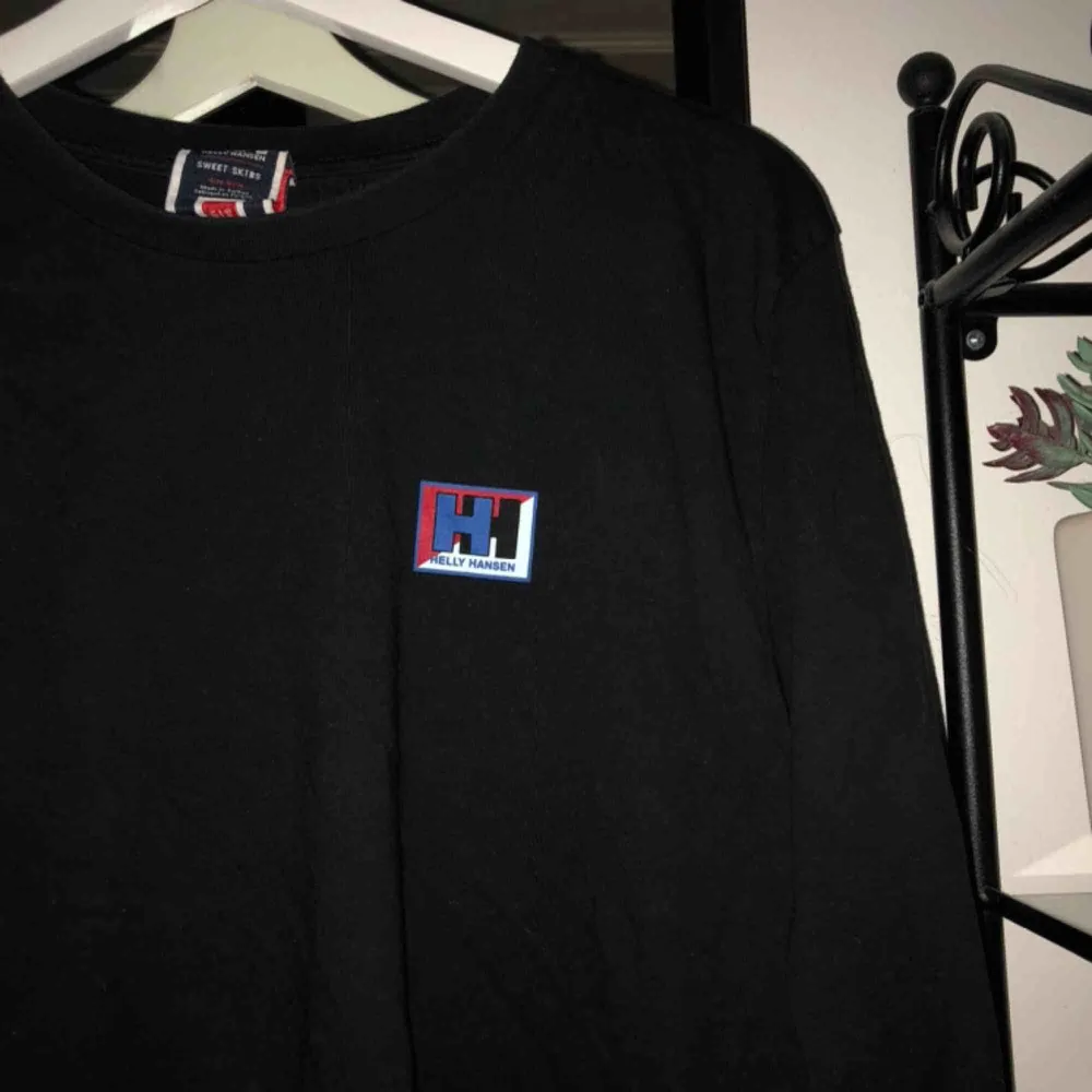 Långärmad tröja från Helly HansenXSweet SKTBS🖤köparen står för frakten. . T-shirts.