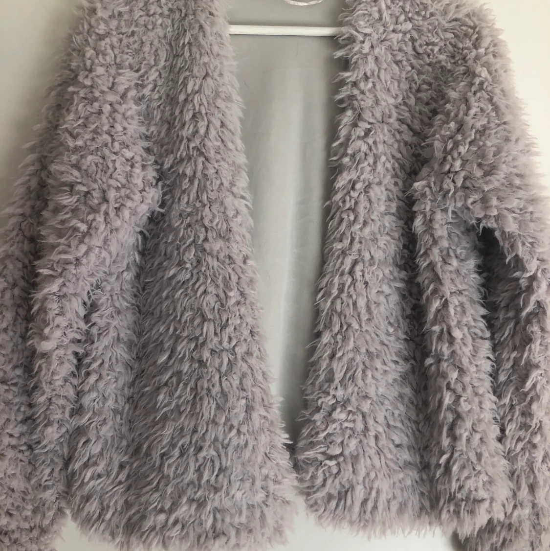 Pälsjacka/kofta från Ginatricot