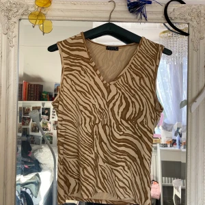 Leopard linne - Frakt: 66kr💞💞 hör av dig om du är intresserad 💞 senaste bud: 200kr + frakt, (budgivning avslutas 14/9 15:00) budgivning avslutas