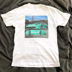 Fet t-shirt från Diamon Supply CO. Använd men i fint skick. Stl L