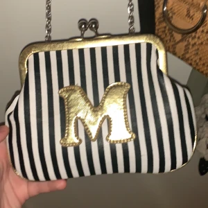 Cool väska - Svin snygg väska med guld detaljer