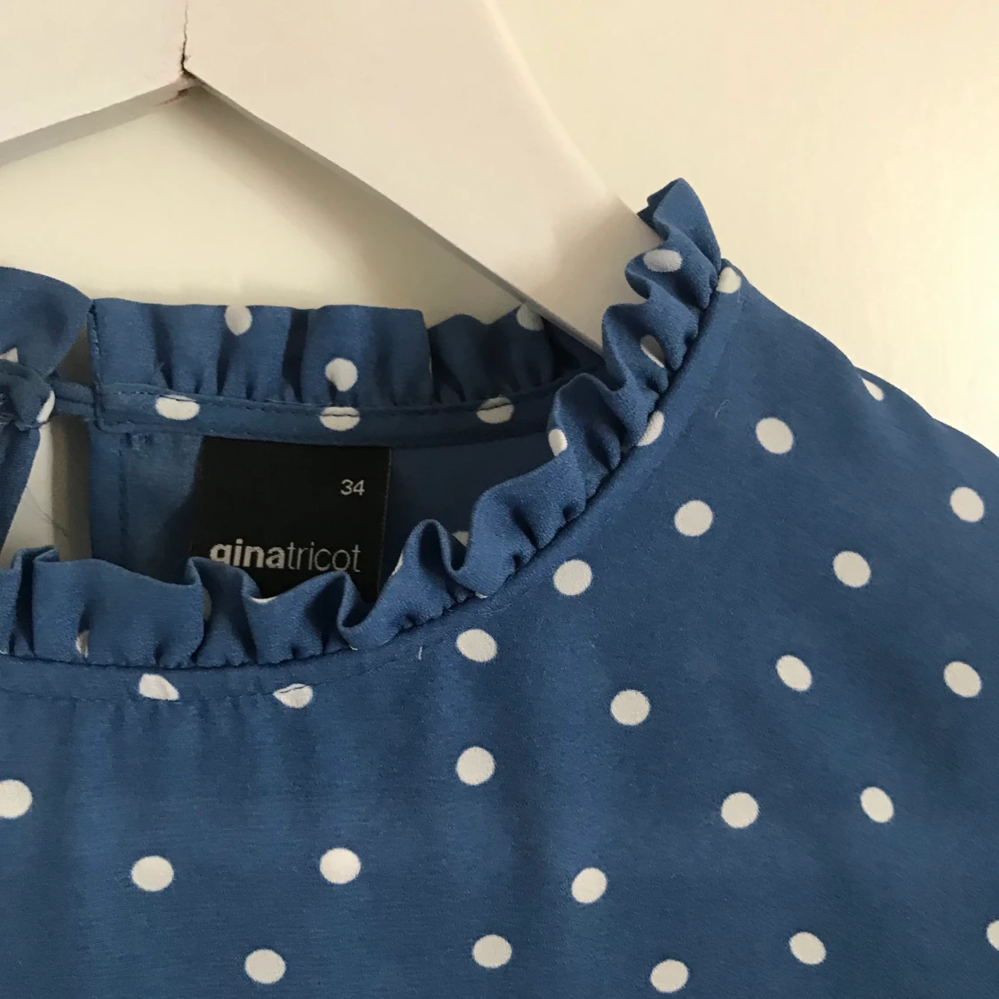 Söt blus från ginatricot i strl 34! - 90