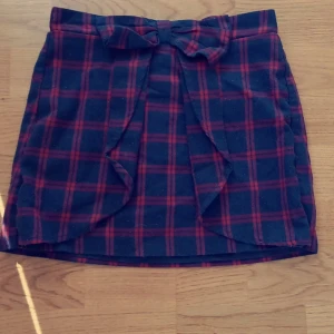 Kjol - En gullig kjol som tyvärr e för kort för mig💗