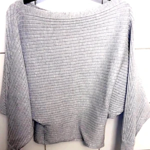 Grå ribbad tröja, st xs - Helt oanvänd tröja 
