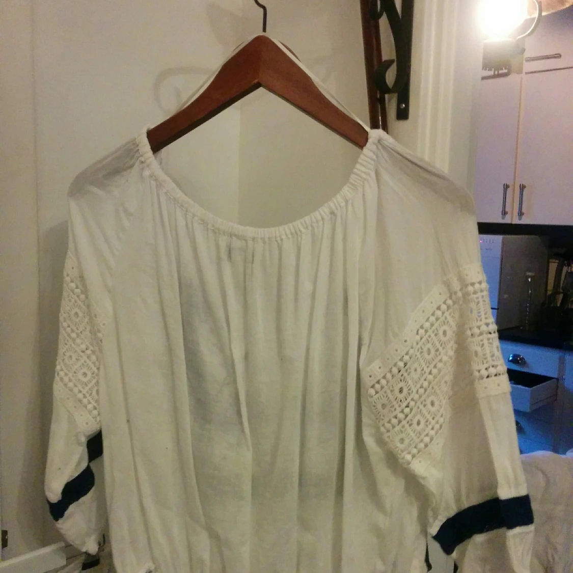 Somrig,söt & romantisk blus strl.34 - 90