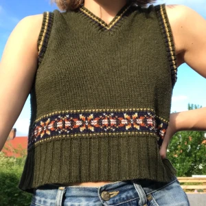 Väst - Fin väst! Frakt på 44 kr tilkommer💛