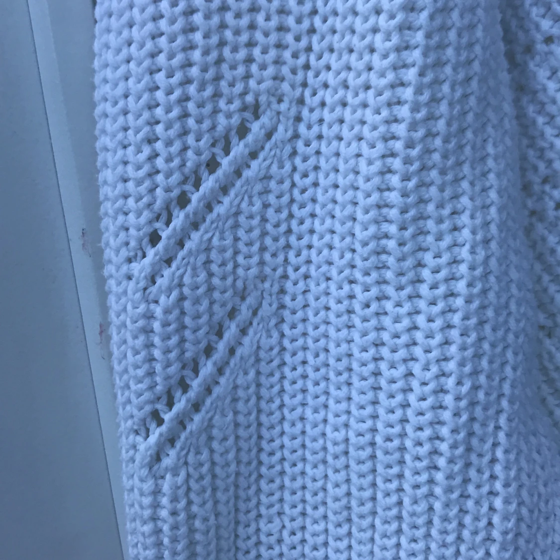 Vit stickad tröja  - 91