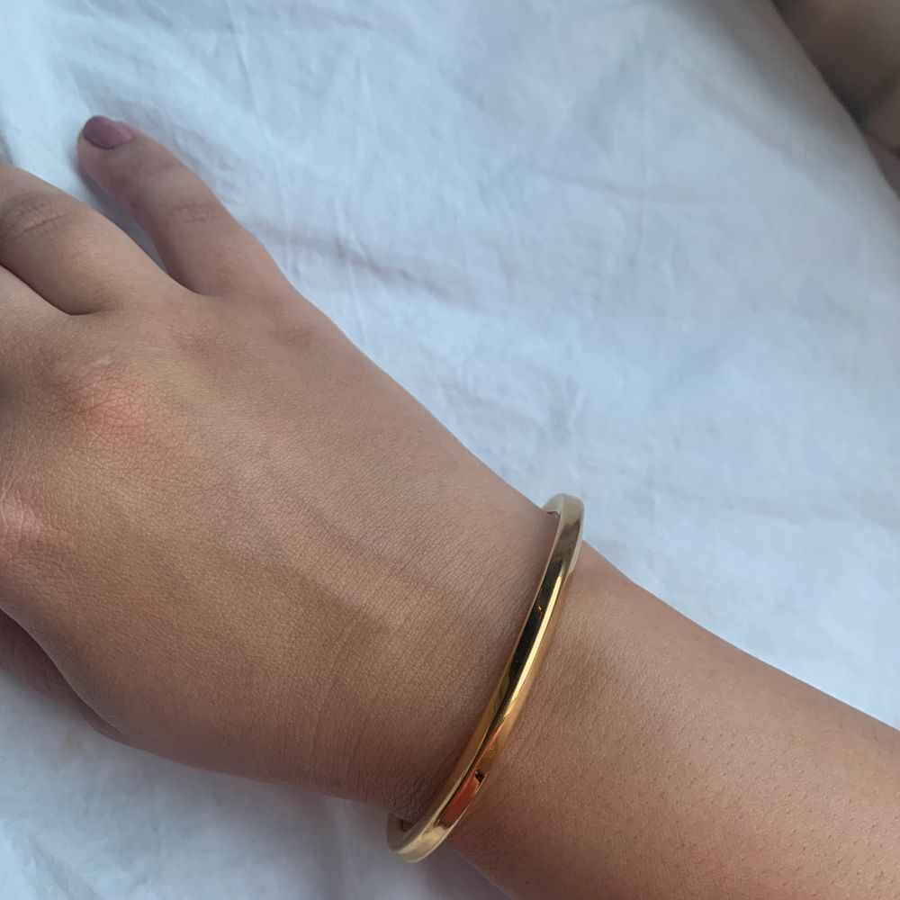 Helt nytt och oanvänt armband från Archipelago, säljes eftersom jag fick det i present men då jag är en silvertjejer har det aldrig kommit till användning. Ordinariepris är 50$, mitt pris 300 kr. Frakt tillkommer och betalning sker via swish💓 Skicka ett m. Accessoarer.