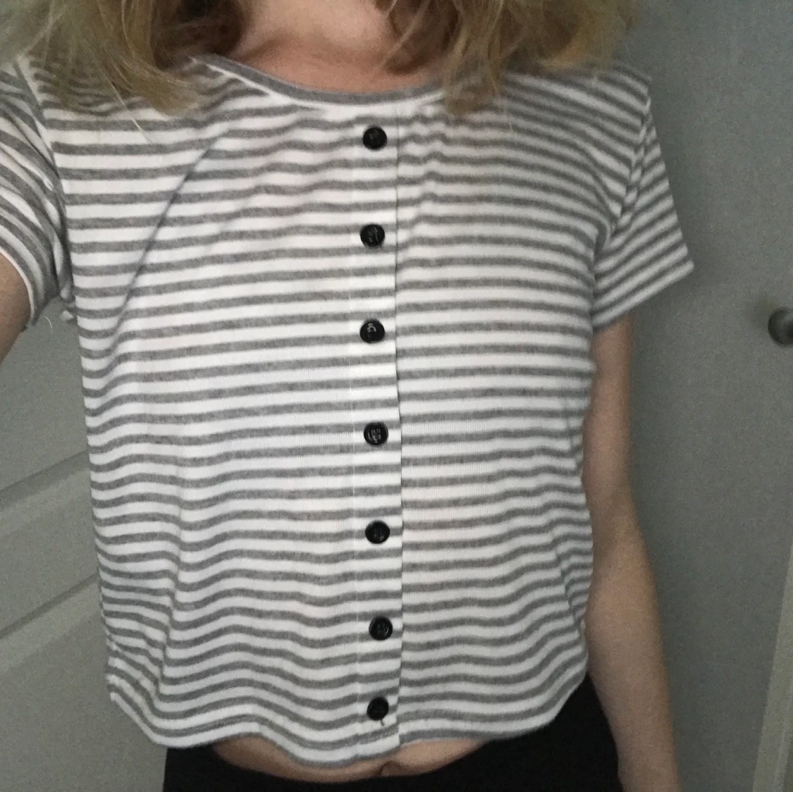 Grå randig tröja - 91