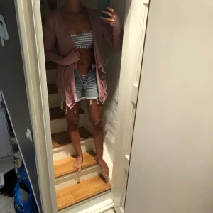 Kofta - Fin kofta i gammelrosa, väldigt skönt material! 