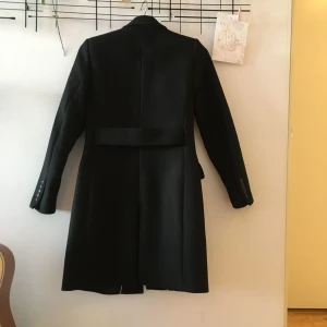  - Superfin ullkappa! (80% ull, 20% polyamid) Funkar bra till höst/vår men också under svalare vinterdagar. 