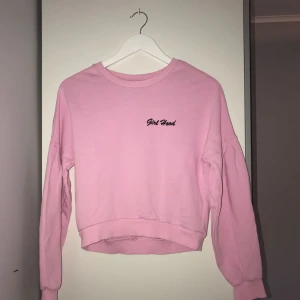  - Superfin tröja i fin rosa färg. Använd ett fåtal gånger. Köparen står för frakt