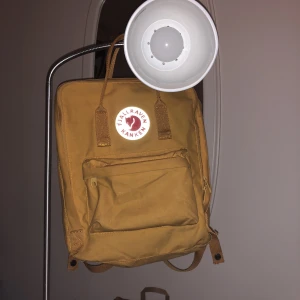  - Sparsamt använd. Ny pris : 899kr men säljer för 320kr