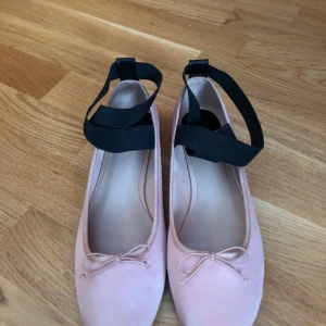  - Never used pastel pink ballerina shoes 