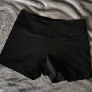 Nike shorts  - Nike shorts i bra skick, frakt tillkommer 