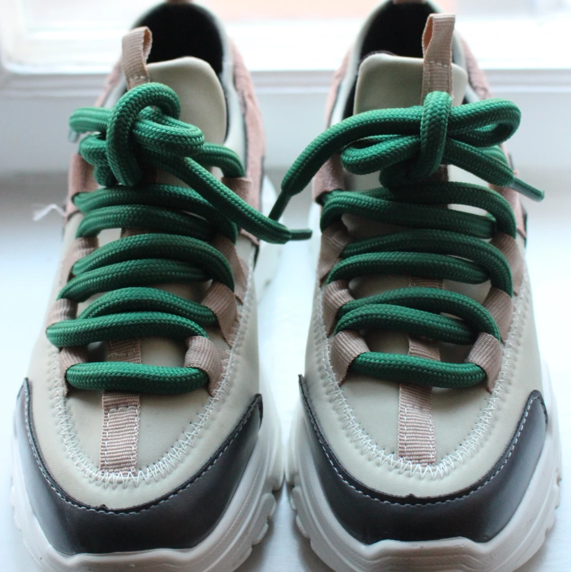 Super cool sneakers, perfect condition!