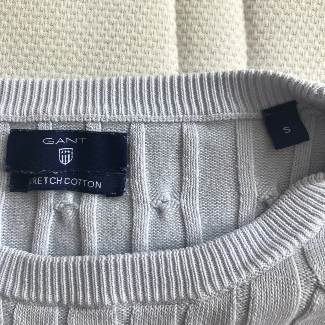 Blå kabelstickad gant - 91