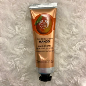 Helt ny The Body Shop handkräm/ hand cream  - Helt ny aldrig använd 30 ml tub av the body shops handkräm i doften ”Mango”. Nypris: 50 kr, mitt pris: 25 kr. 