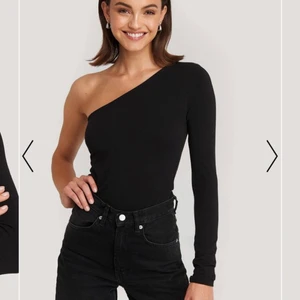 Oneshoulder body nakd - One shoulder body från nakd i storlek xs. Var tyvärr förliten på mig som är S så hoppas att den kan komma till användning hos någon annan.  110 inklusive frakt
