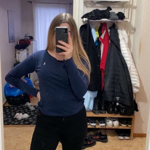 Tröja - Säljer denna ralph lauren tröja, använd ett par gånger, storlek 160/84 den passar en Xs och en S