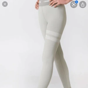 Stronger tights - Skitsnygga högmidjade träningstights från stronger som inte säljs längre. Storlek X-small