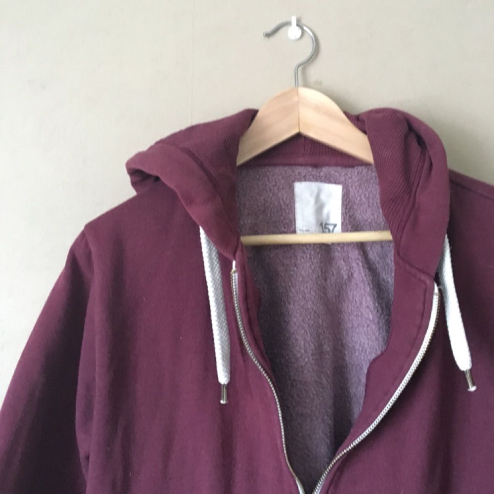 Vinröd hoodie från Lager 157, knappt använd.
Frakt tillkommer, tar swish!. Huvtröjor & Träningströjor.