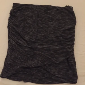  - Söt kjol från Lindex 

Frakt ingår inte i priset