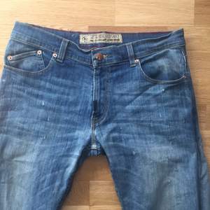 Jeans från LRG, storlek 32