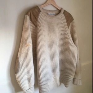  - Lyle and Scott, Land Rover (Unik!) Köpt i London. Strlk: M/L