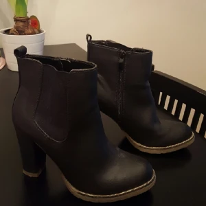  - skor i nyskick från dinsko