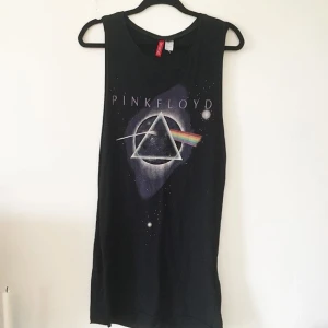  - (Fraktar endast, frakten ingår i priset) Linne kan även användas som kort klänning