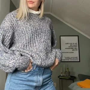 Nakd stickad tröja  - SUPERmysig stickad tröja ifrån NAKD! 💓 Storlek xxs men är oversized i passformen så skulle säga att den är mer som S/M🥰 väldigt bra skick💓