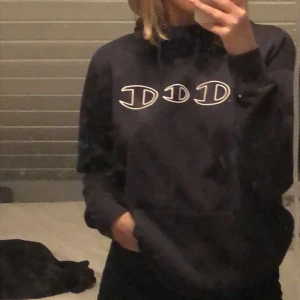 Champion - Säljer nu min älskade champion hoodie som jag köpte i Göteborg förra året , väldigt fint skick!