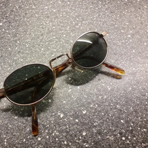 Inkognito by polaroid solglasögon  - Snygga polaroid solglasögon i nyskick