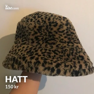 Hatt - Åhhh min favorit hatt! Nu är det dag o skiljas åt då jag inte använder den längre🥰💫  Ops endast swish 