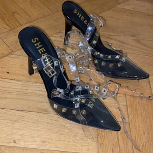 Klackskor  - Klackskor aldrig använda. 