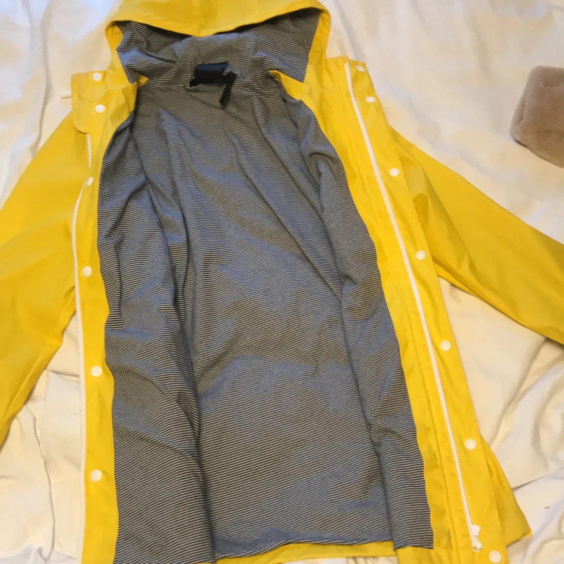 Gul regnjacka från Everest! - 90