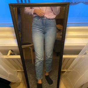 Ljusblå byxor  - Ljusblå byxor i strl 26