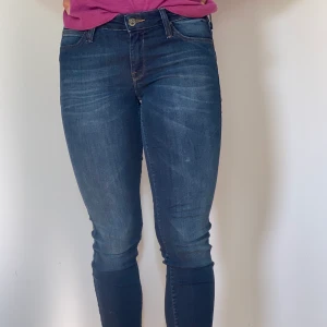 Lee jeans - Väldigt stretchiga jeans från Lee. Säljer pga inte min stil. I väldigt bra skick! 