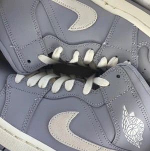 NIKE JORDAN - använda 1 gång! kommer ej till användning BUD uppe i  : 1200kr 